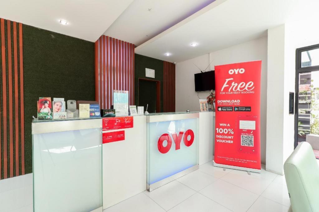 Oyo 412 7 Days Hotel Chiang Mai Esterno foto