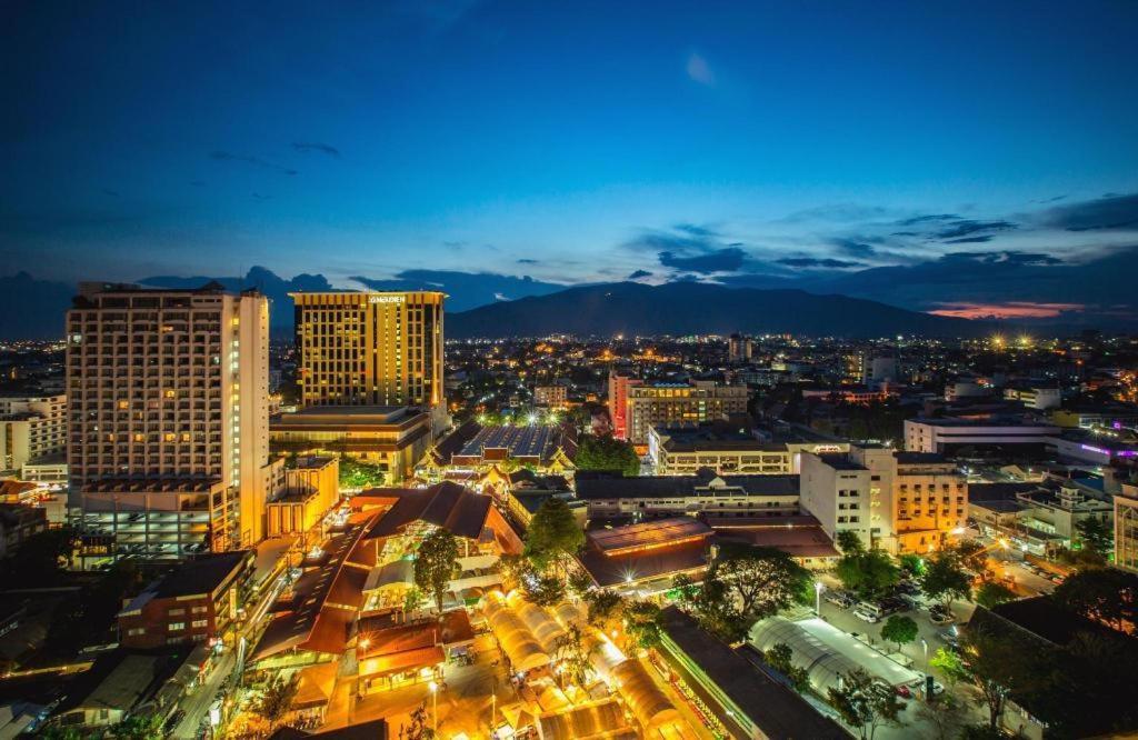 Oyo 412 7 Days Hotel Chiang Mai Esterno foto
